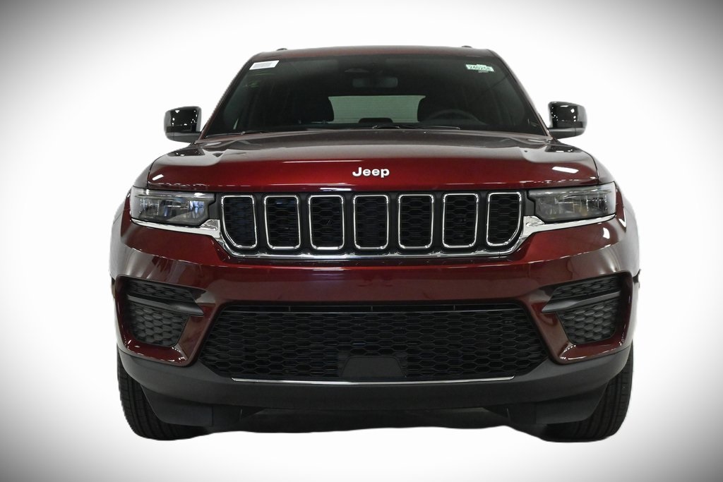 2025 Jeep Grand Cherokee Laredo 2