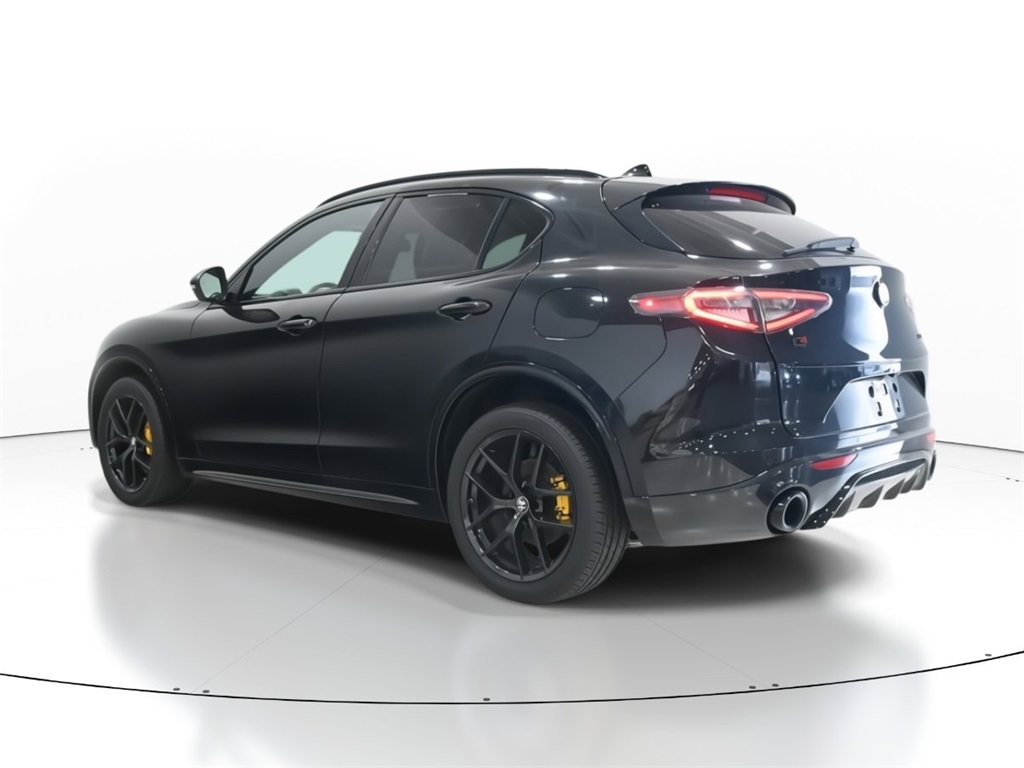 2021 Alfa Romeo Stelvio Ti Sport 3