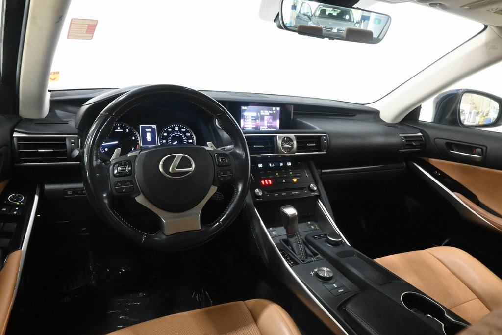 2017 Lexus IS 300 9