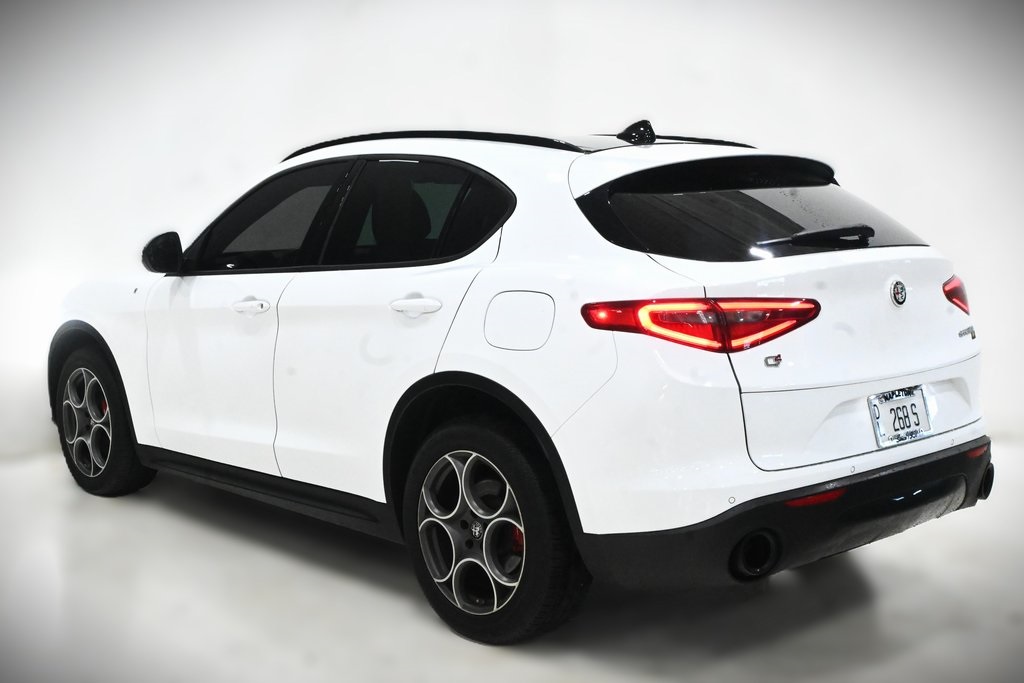 2022 Alfa Romeo Stelvio Sprint 4