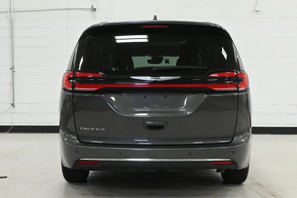 2022 Chrysler Pacifica Touring L 4