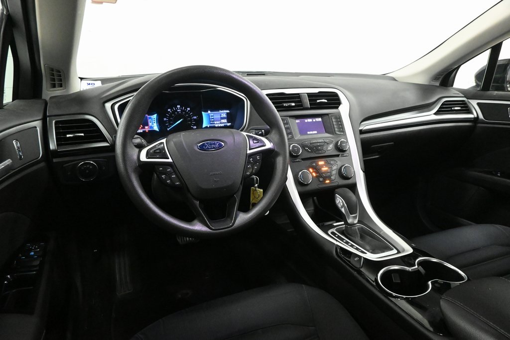 2016 Ford Fusion Hybrid SE 7