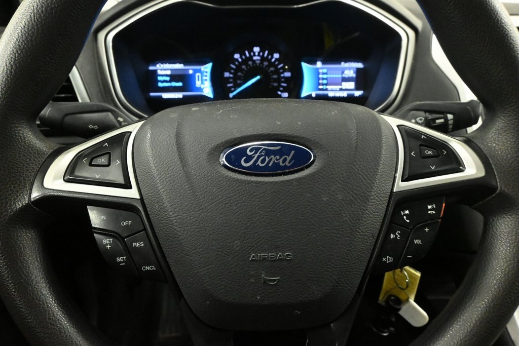 2016 Ford Fusion Hybrid SE 9