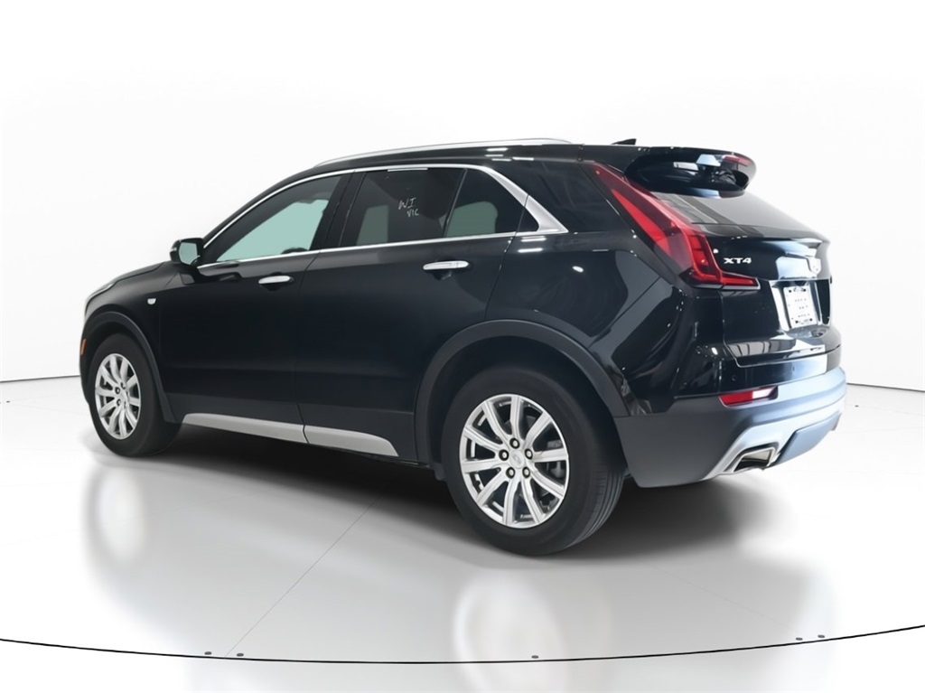 2023 Cadillac XT4 Premium Luxury 3