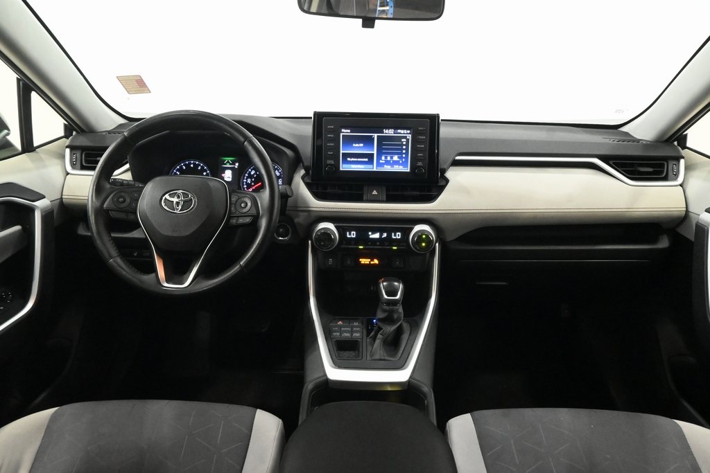 2019 Toyota RAV4 XLE 6