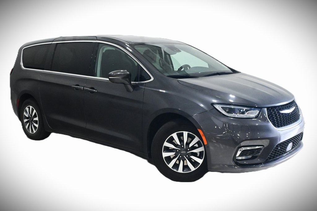 2022 Chrysler Pacifica Hybrid Touring L 1