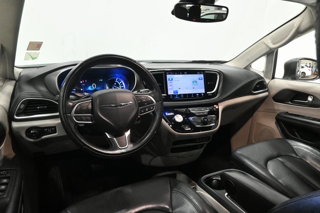 2022 Chrysler Pacifica Hybrid Touring L 9