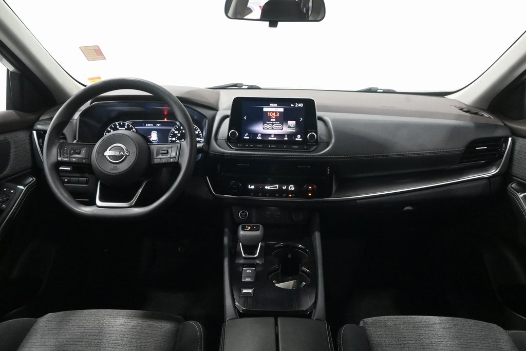 2022 Nissan Rogue SV 6