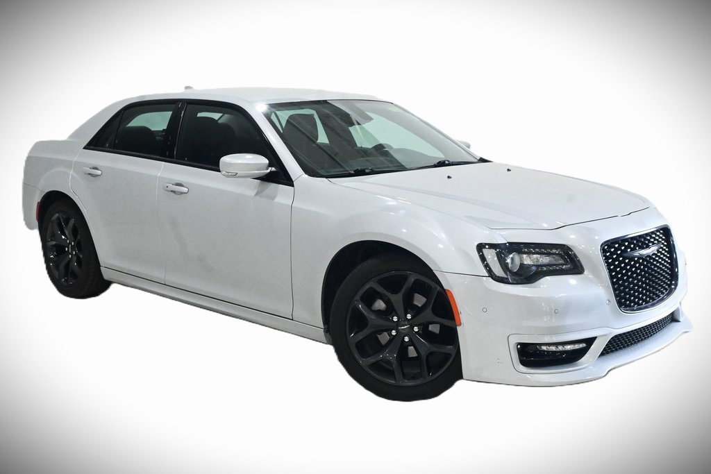 2021 Chrysler 300 Touring 1