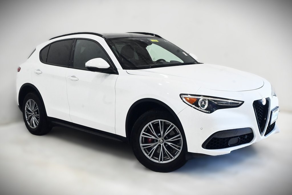 2022 Alfa Romeo Stelvio Sprint 1