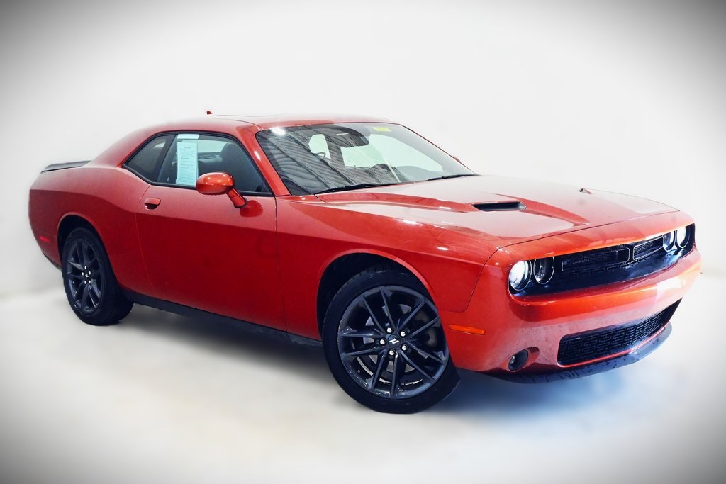 2022 Dodge Challenger SXT 1