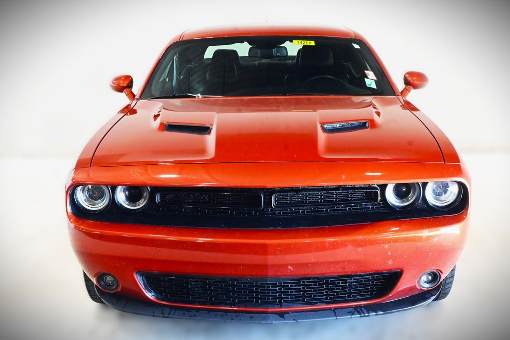 2022 Dodge Challenger SXT 2