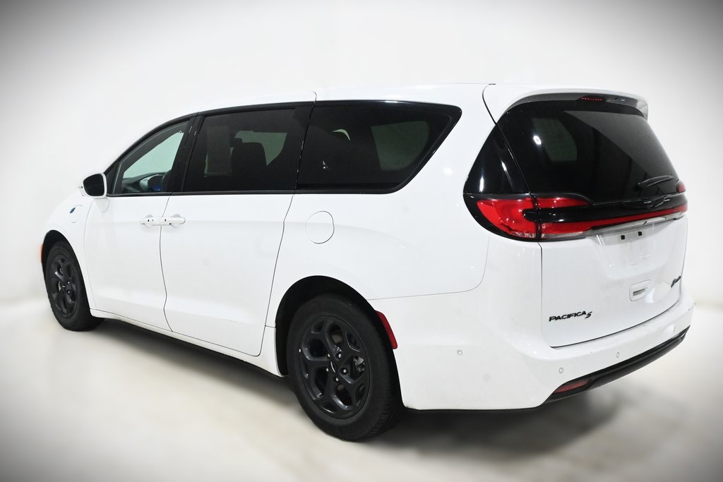 2022 Chrysler Pacifica Hybrid Touring L 3