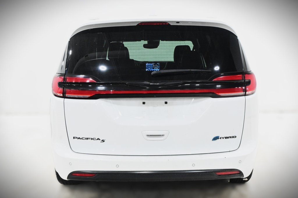 2022 Chrysler Pacifica Hybrid Touring L 4