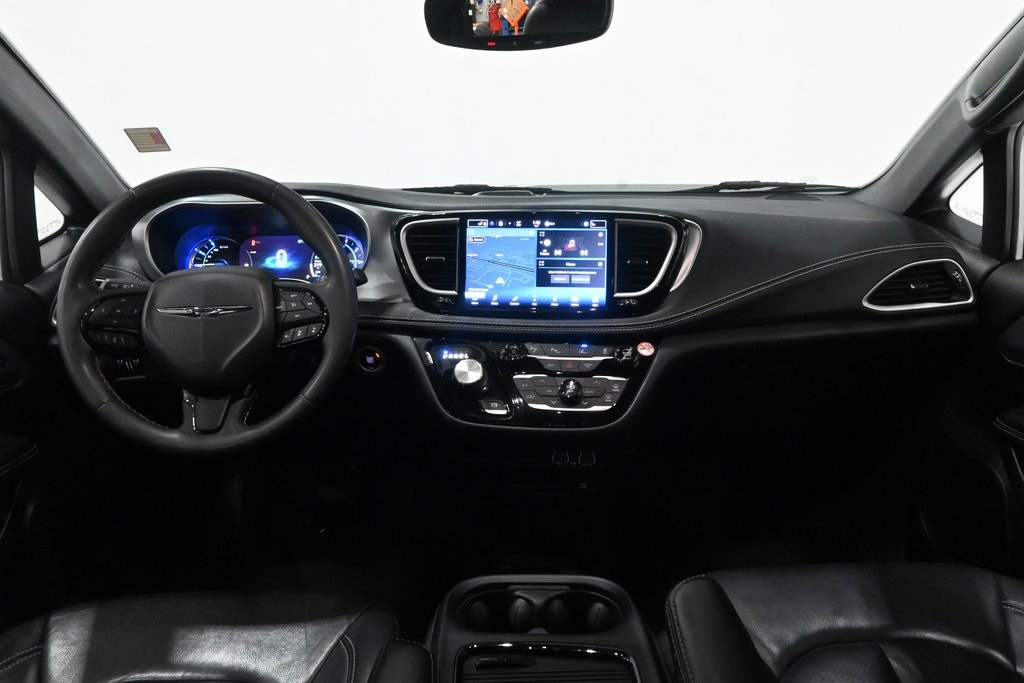 2022 Chrysler Pacifica Hybrid Touring L 6