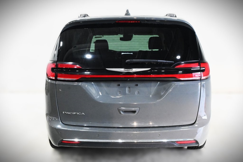 2022 Chrysler Pacifica Touring L 4