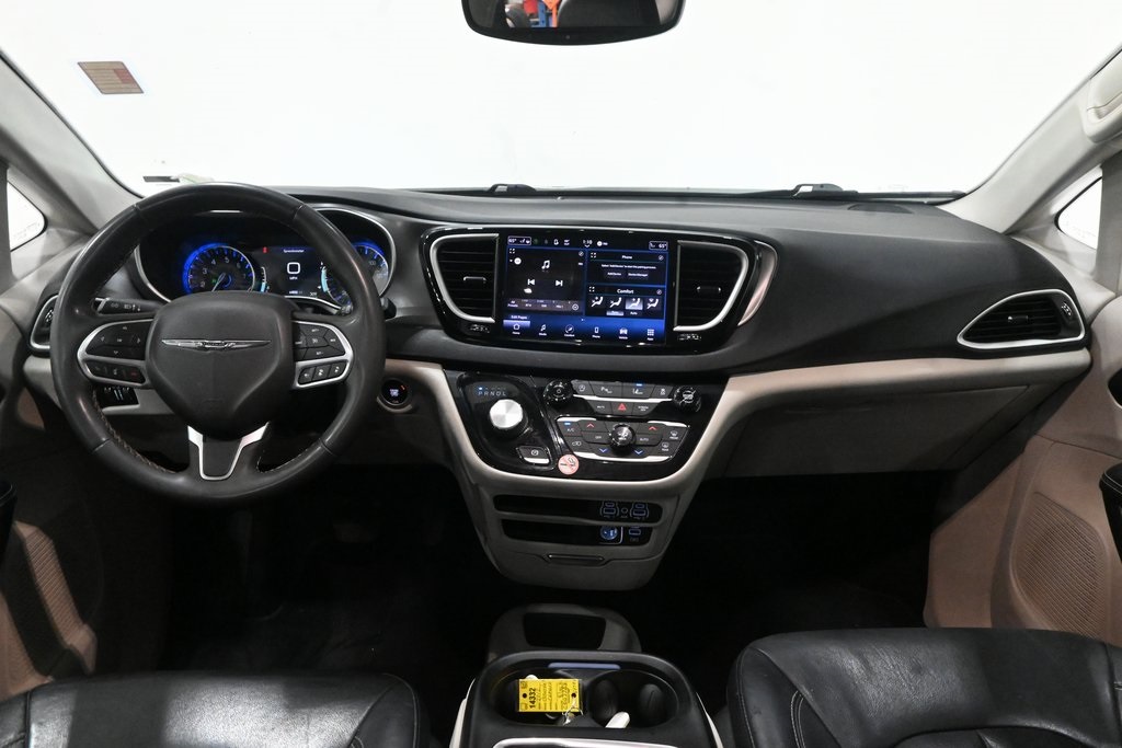 2022 Chrysler Pacifica Touring L 6