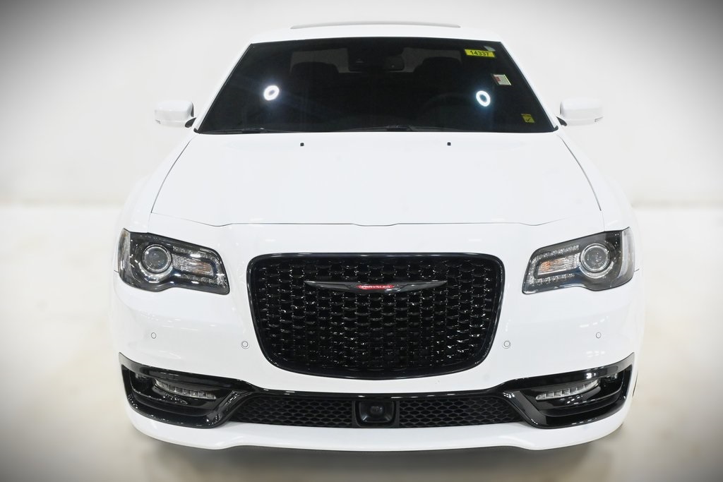 2023 Chrysler 300 S 3