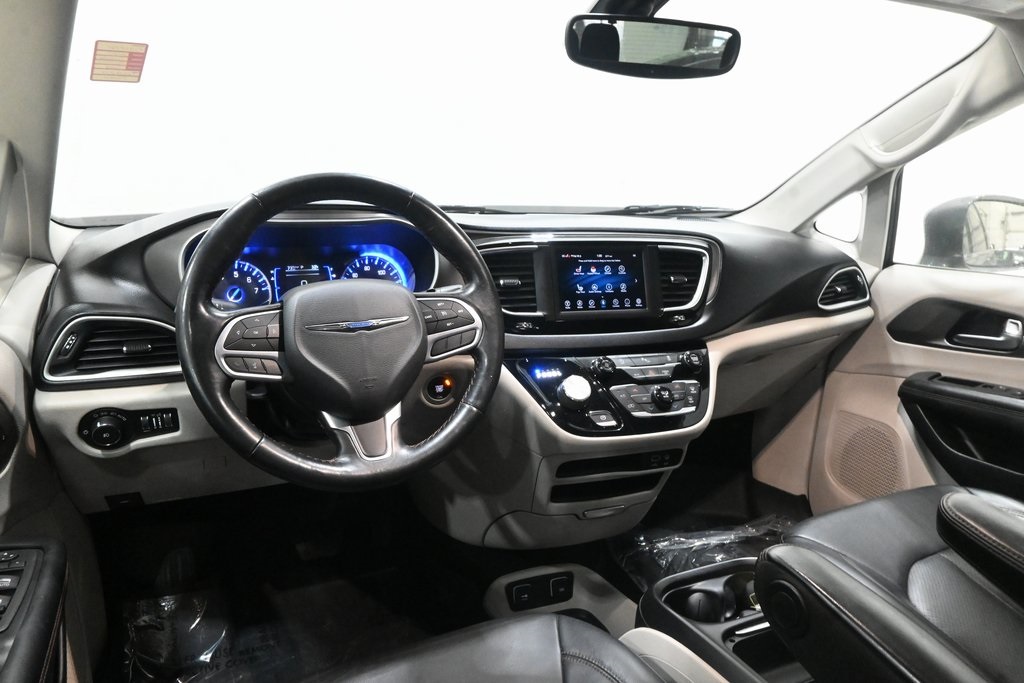 2020 Chrysler Pacifica Touring L 8