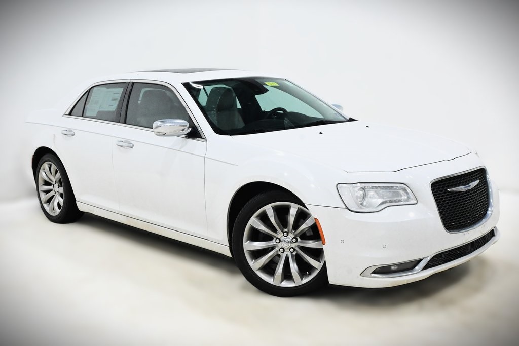 2015 Chrysler 300C Base 1