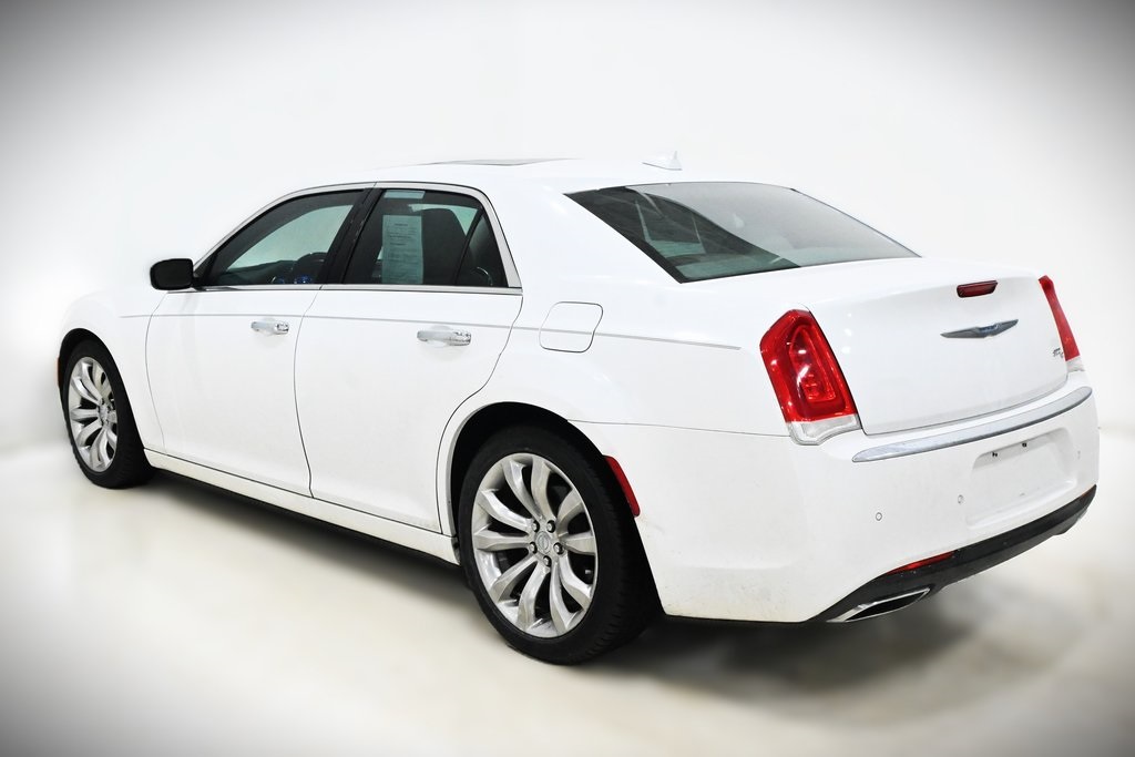 2015 Chrysler 300C Base 3