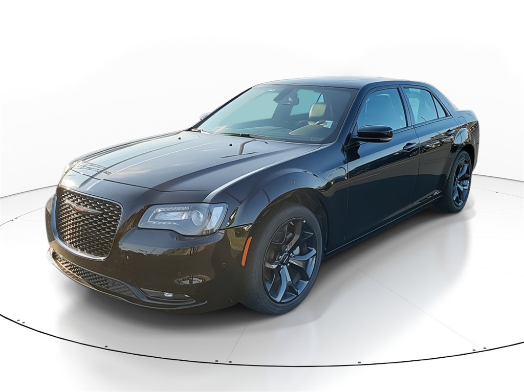 2023 Chrysler 300 S 3