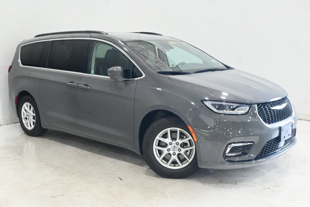 2022 Chrysler Pacifica Touring L 1