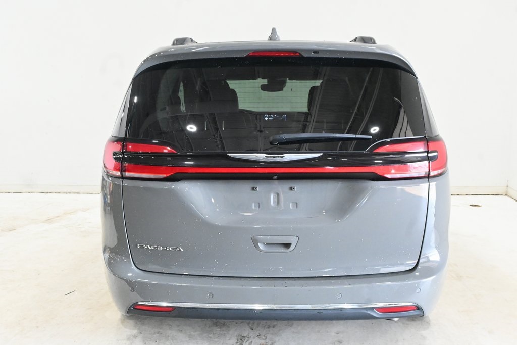 2022 Chrysler Pacifica Touring L 4