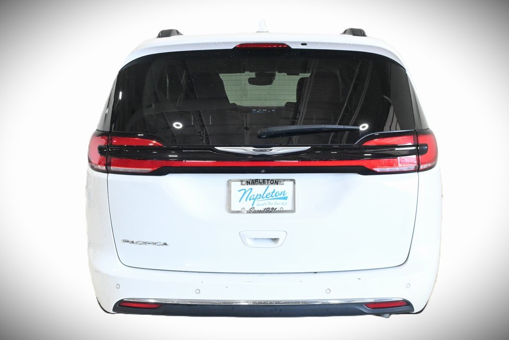 2022 Chrysler Pacifica Touring L 4