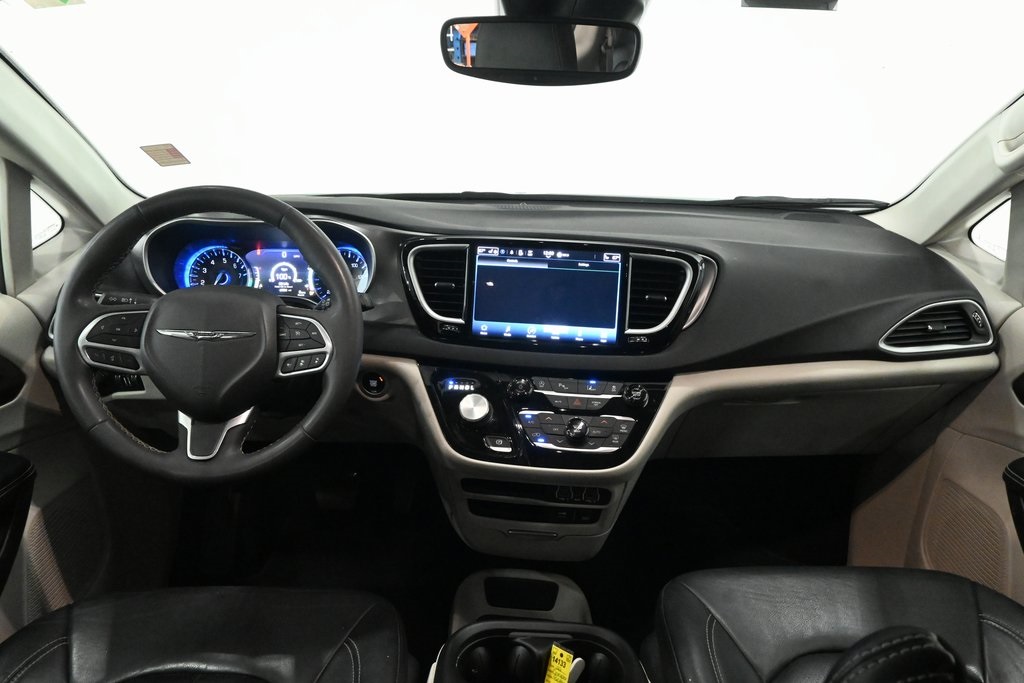 2022 Chrysler Pacifica Touring L 6