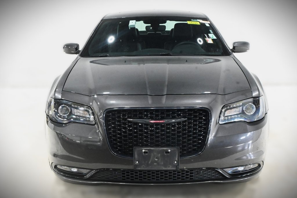 2023 Chrysler 300 S 3