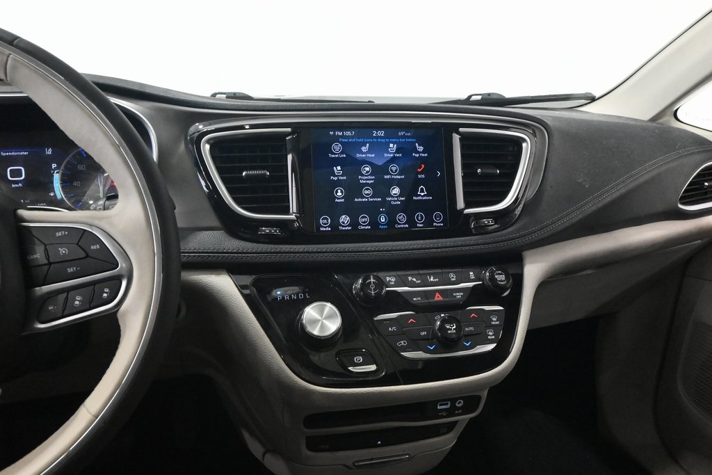 2019 Chrysler Pacifica Limited 11