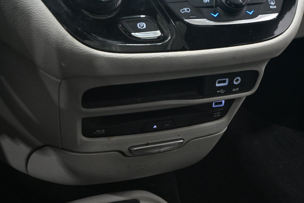 2019 Chrysler Pacifica Limited 15