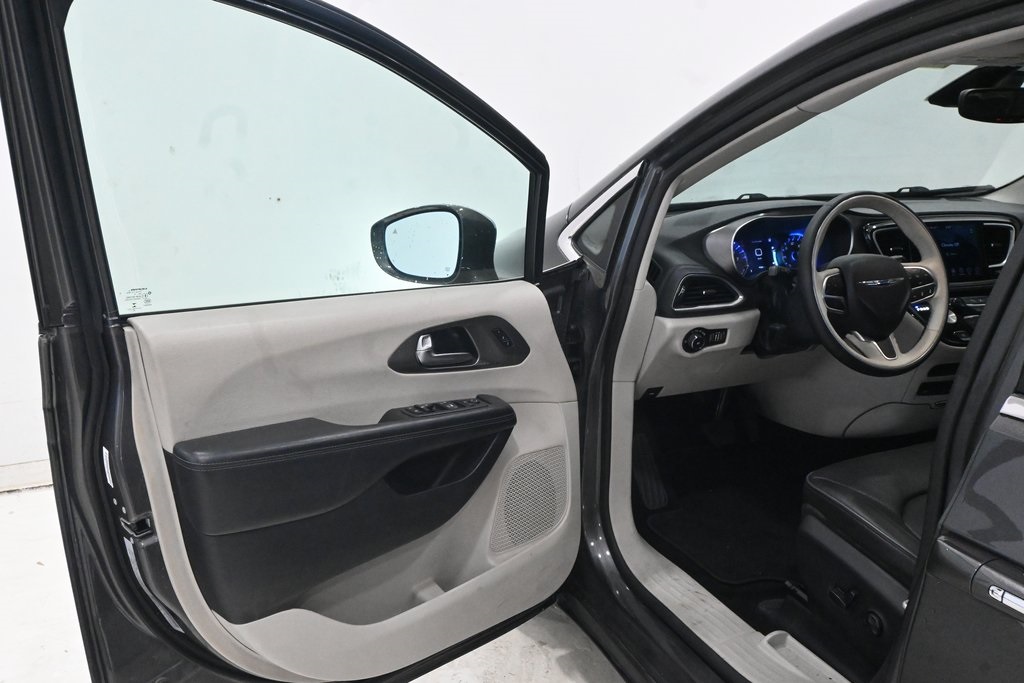 2019 Chrysler Pacifica Limited 19