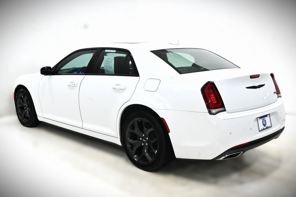 2023 Chrysler 300 S 4