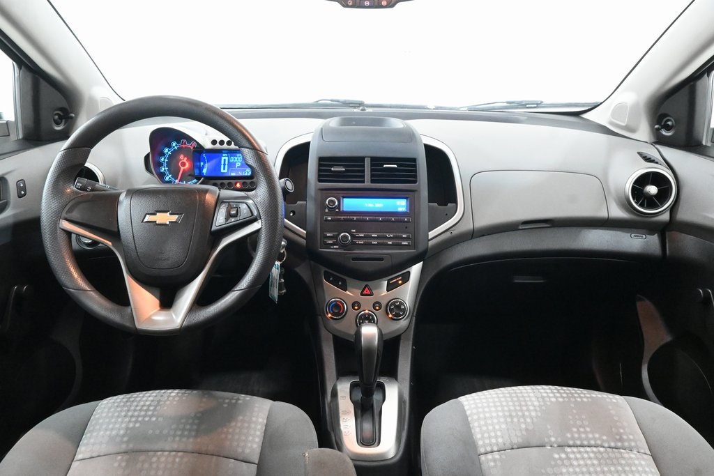 2015 Chevrolet Sonic LS 6