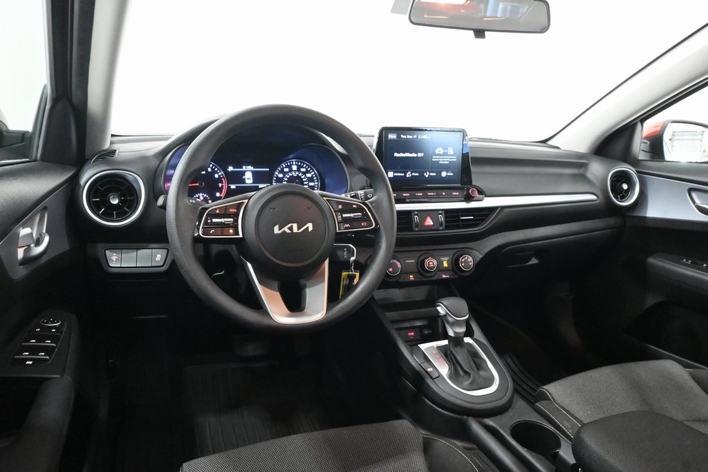 2023 Kia Forte LXS 8