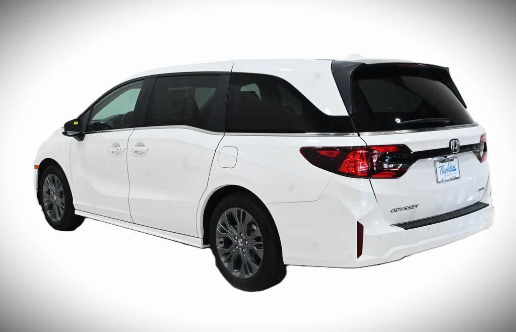 2025 Honda Odyssey Touring 3