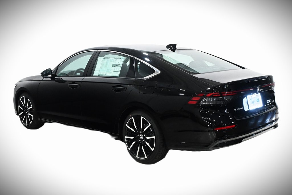 2025 Honda Accord Hybrid Touring 3