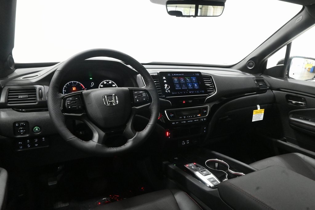 2025 Honda Ridgeline Black Edition 8