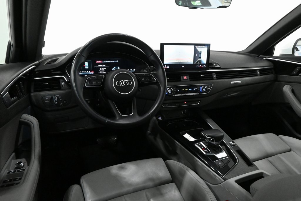 2022 Audi A4 45 S line Premium Plus 7