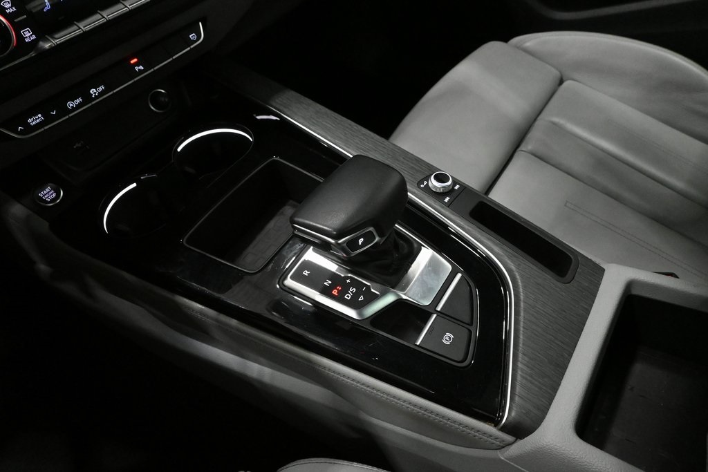 2022 Audi A4 45 S line Premium Plus 17