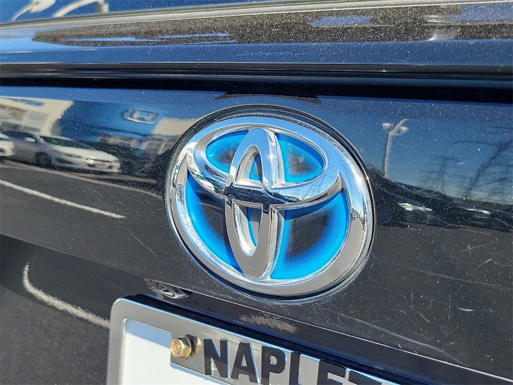 2021 Toyota RAV4 Hybrid LE 7