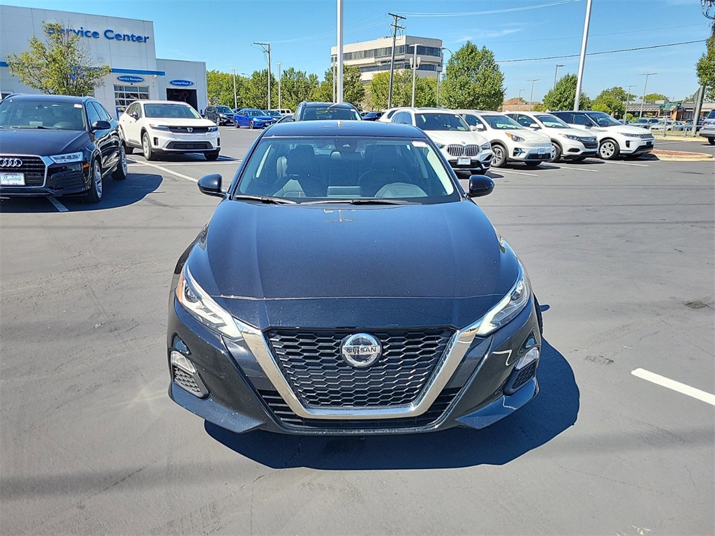 2022 Nissan Altima 2.5 SR 2