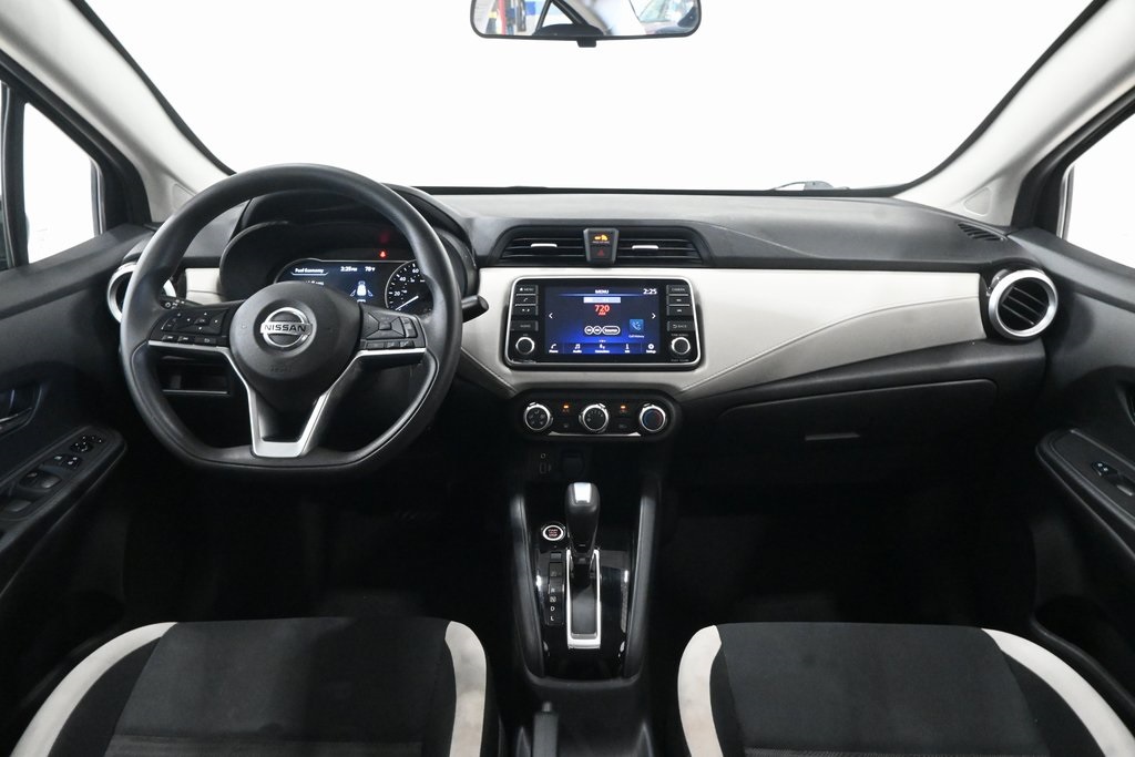 2021 Nissan Versa 1.6 SV 7