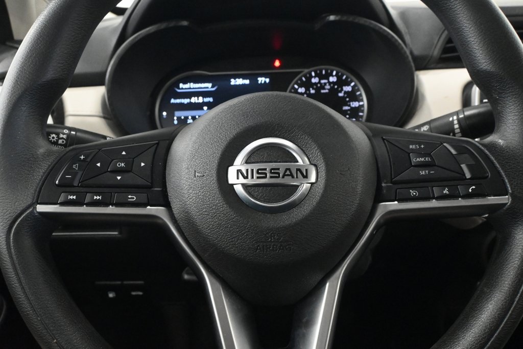 2021 Nissan Versa 1.6 SV 9