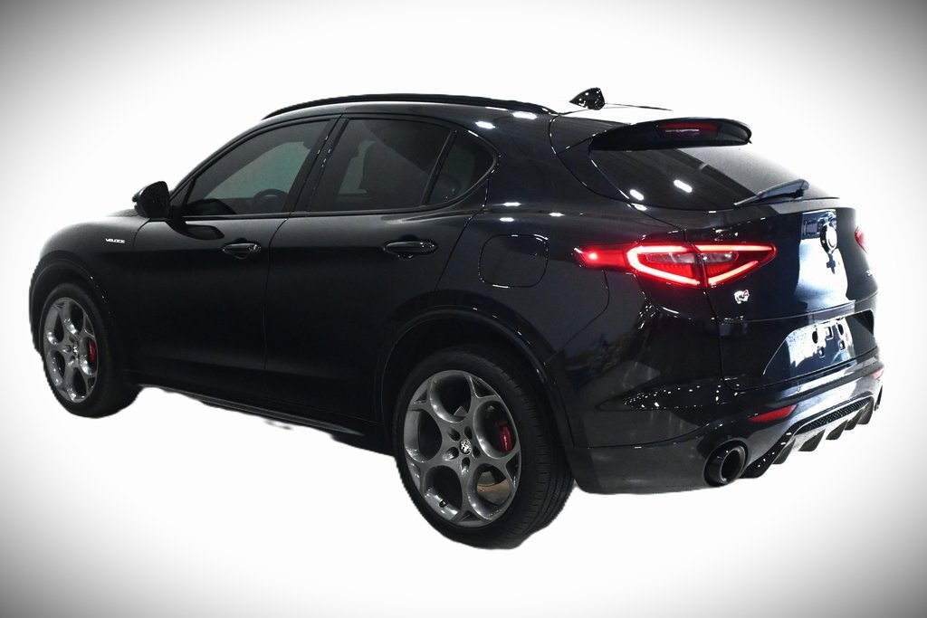 2022 Alfa Romeo Stelvio Veloce 4