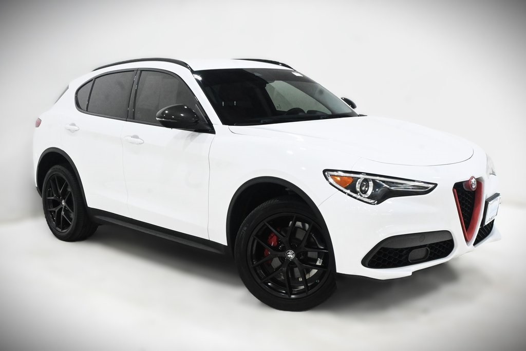 2020 Alfa Romeo Stelvio Base 1