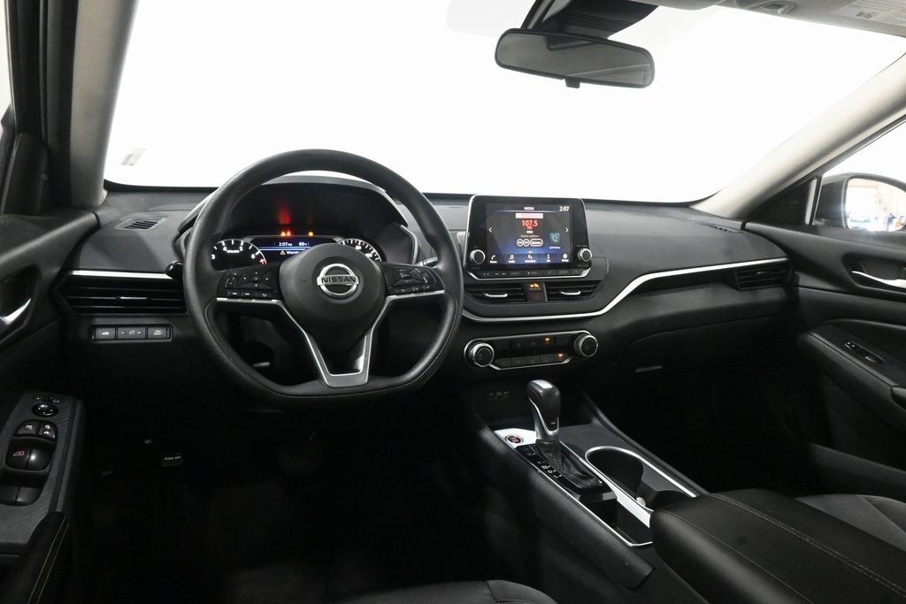 2022 Nissan Altima 2.5 SV 8