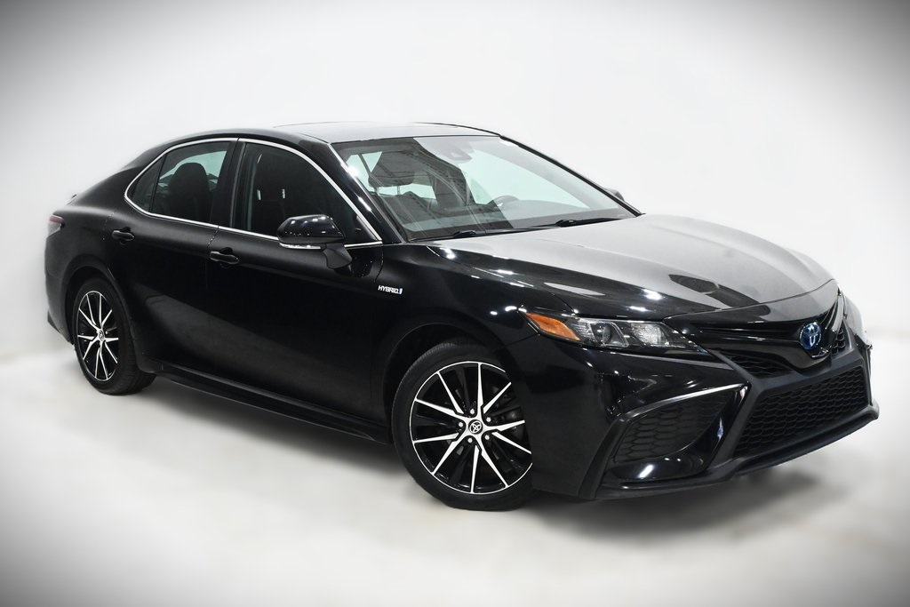 2021 Toyota Camry Hybrid SE 1